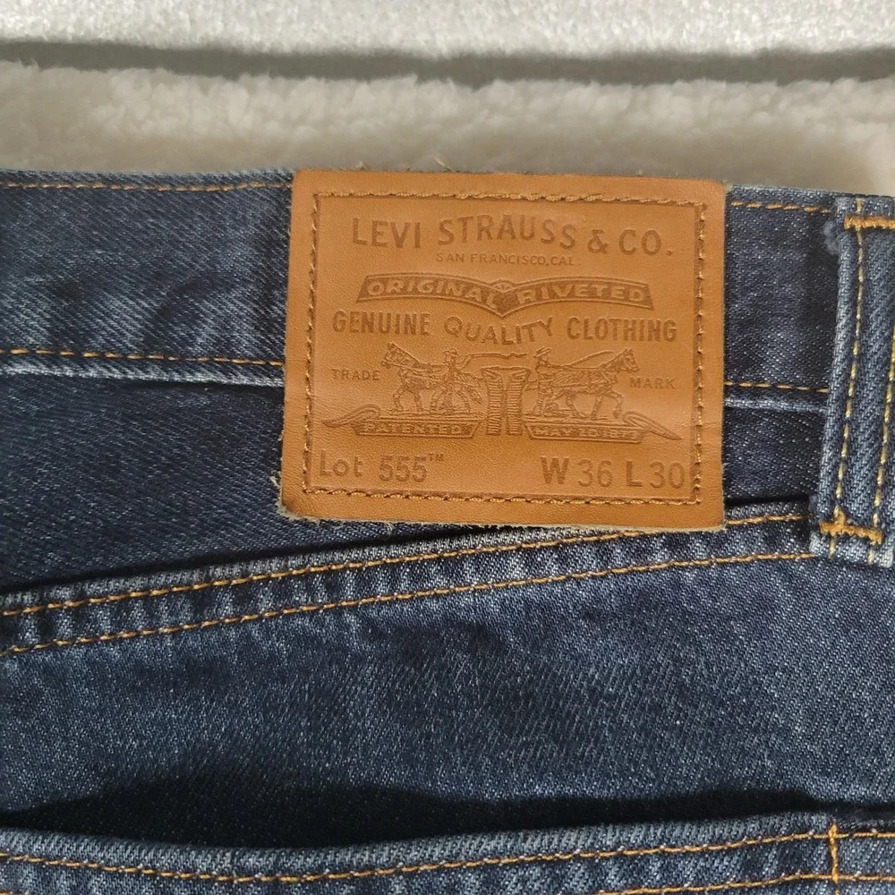 Levi's 541 Athletic Taper Men Size 36x30 Dark Wash Blue Premium Denim Jeans
